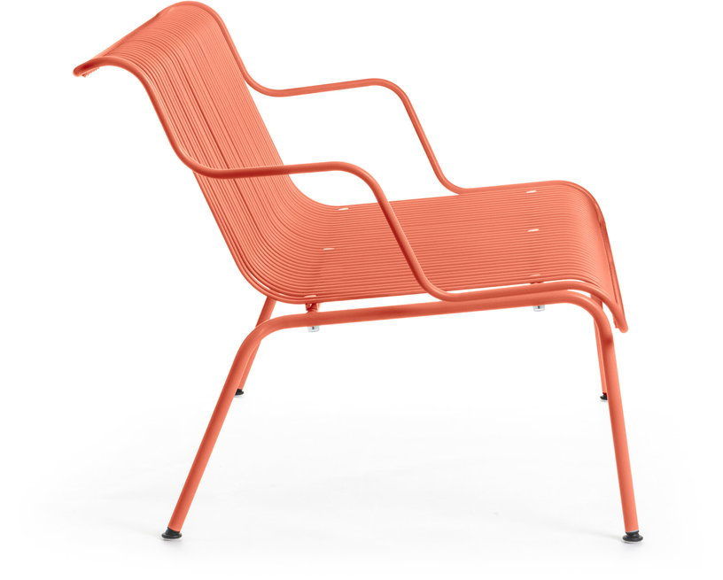 banc-bas-empilable-d-exterieur-en-acier-orange-south-magis-4