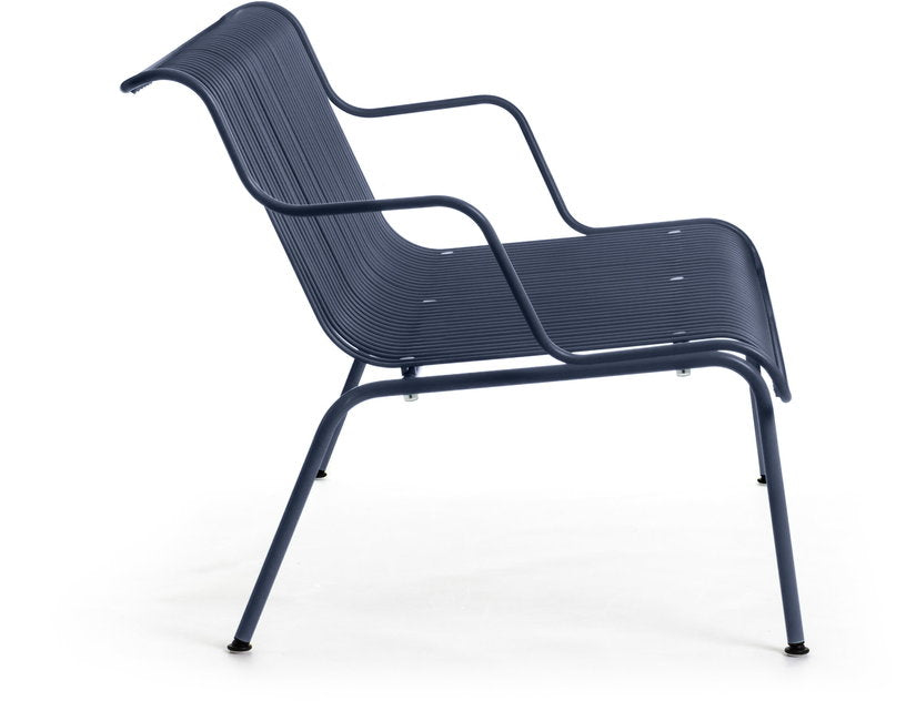 banc-bas-empilable-d-exterieur-en-acier-bleu-nuit-south-magis-2