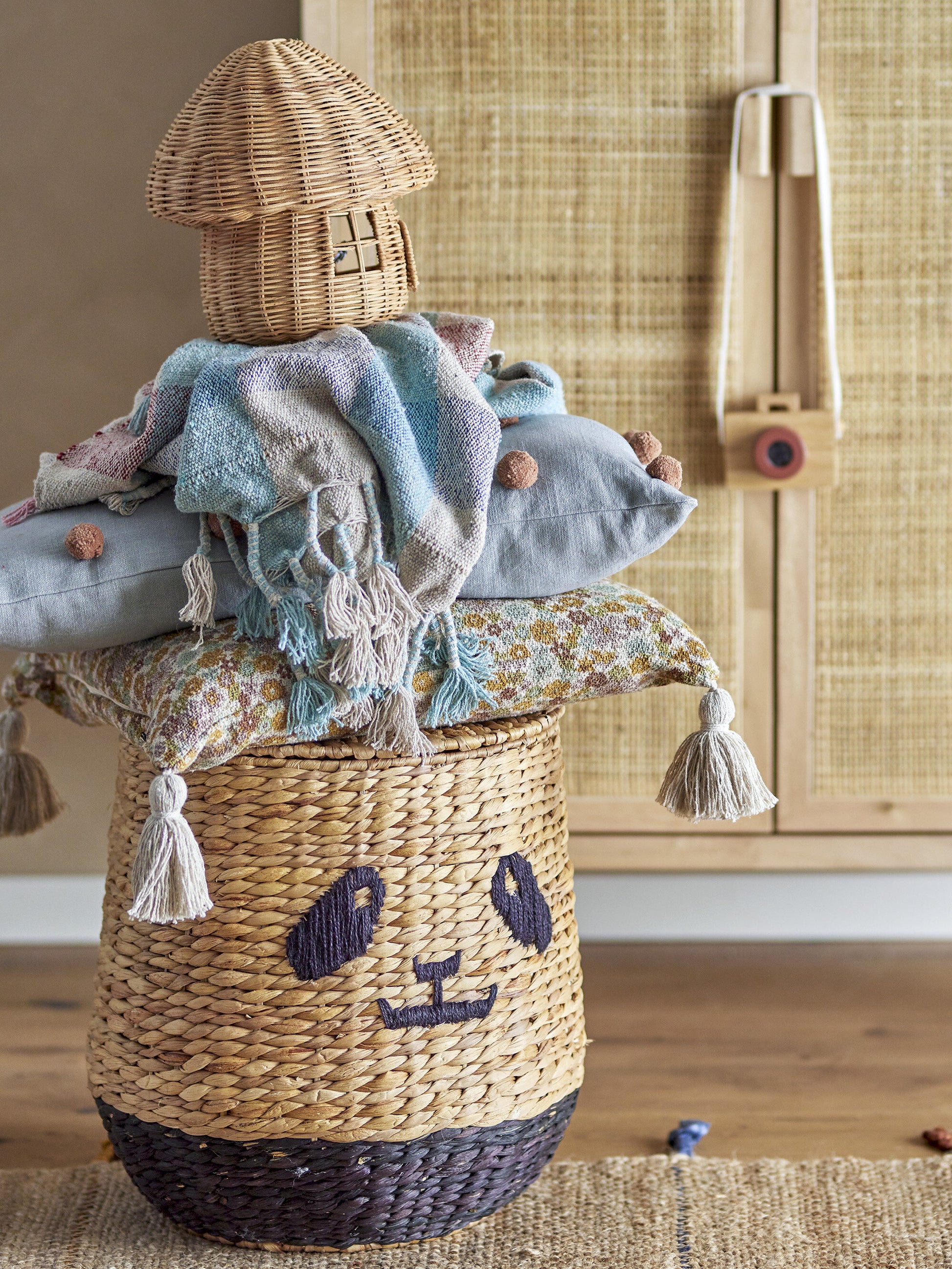Coussin Karla Coton Bleu - Bloomingville Mini — 331289.jpg