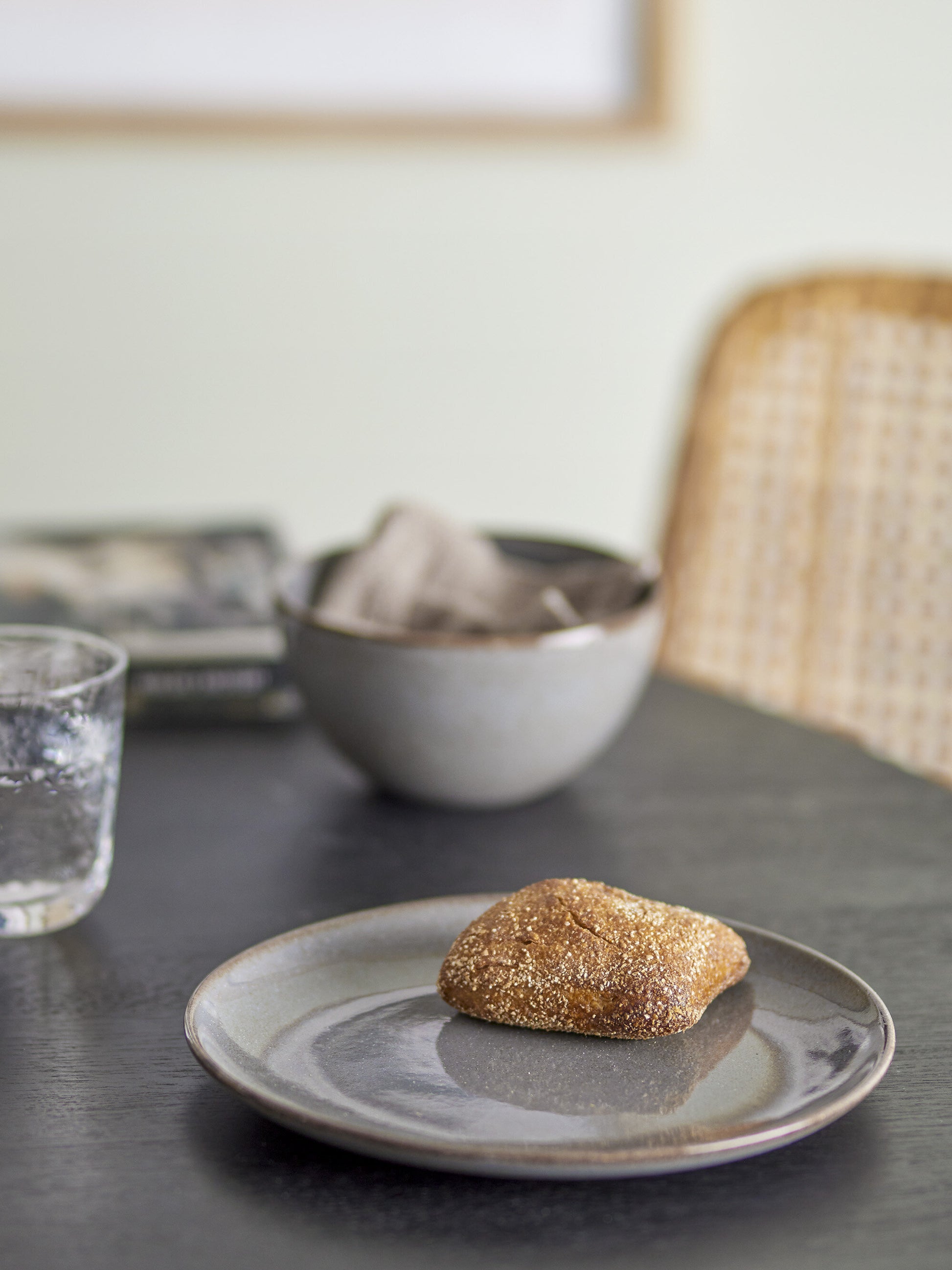 Assiette Sandrine Grès Gris - Bloomingville — 331357.jpg