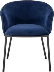 chaise-de-salle-a-manger-en-velours-bleu-cortone-bloomingville-1