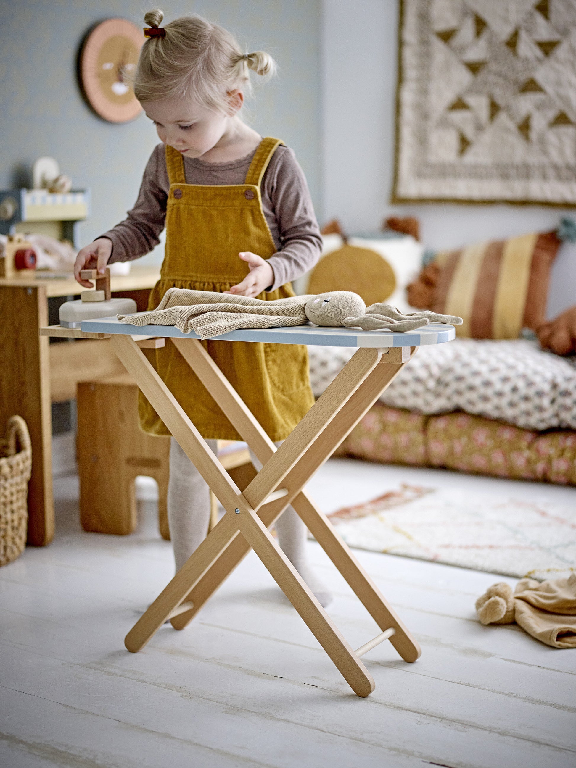 Sande Toy Ironing Board & Iron Blue Fsc® 100% Pine - (Table à repasser et fer à repasser) Bloomingville Mini — 332221.jpg