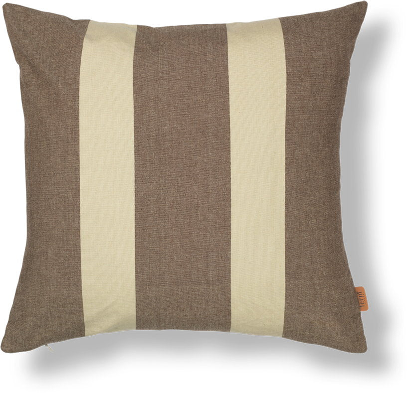 coussin-d-exterieur-carre-en-coton-raye-marron-50x50cm-strand-ferm-living-1