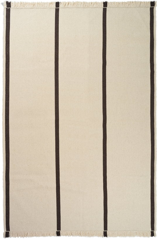 tapis-rectangulaire-raye-en-laine-cafe-200x140cm-calm-kelim-ferm-living-1