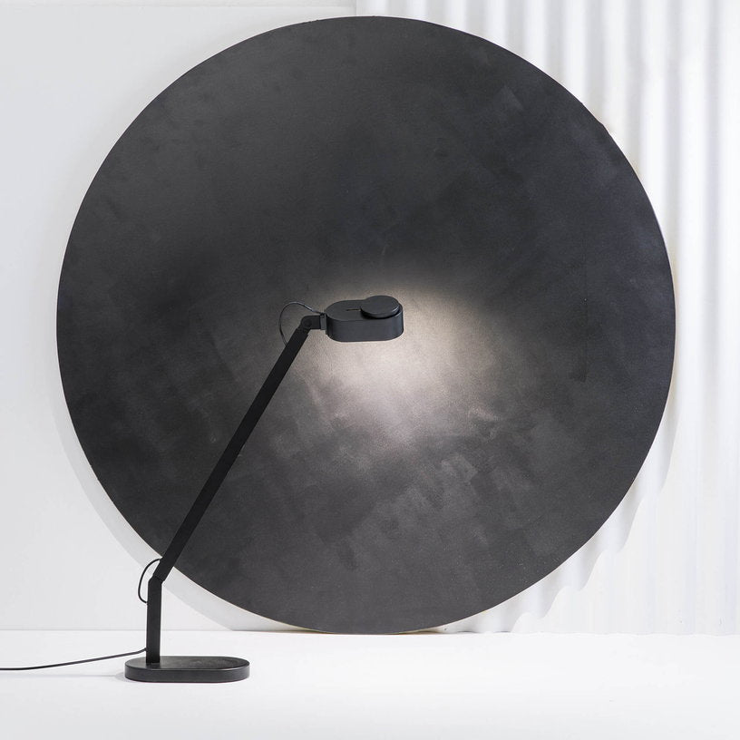 lampe-de-bureau-en-acier-noir-65x86cm-invitante-faro-barcelona-4
