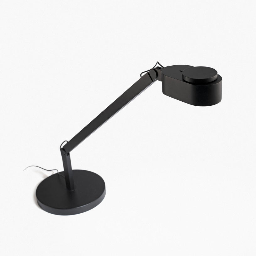 lampe-de-bureau-en-acier-noir-65x86cm-invitante-faro-barcelona-2