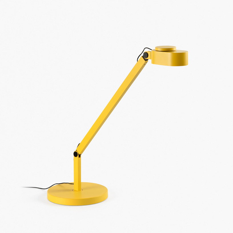 lampe-de-bureau-en-acier-jaune-65x86cm-invitante-faro-barcelona-1