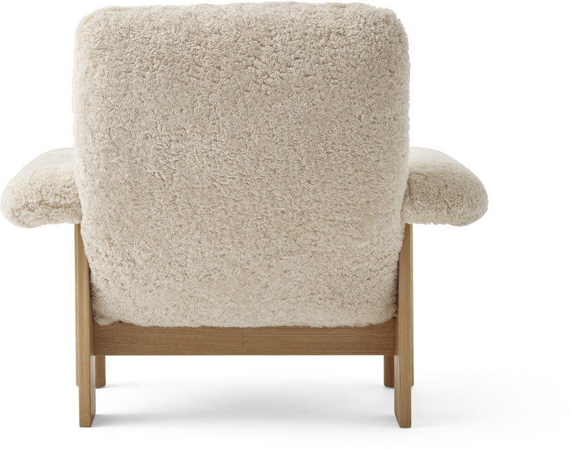 fauteuil-peau-de-mouton-et-chene-brasilia-audo-2