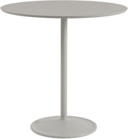 table-a-manger-en-aluminium-et-stratifie-gris-95x95cm-soft-muuto-1