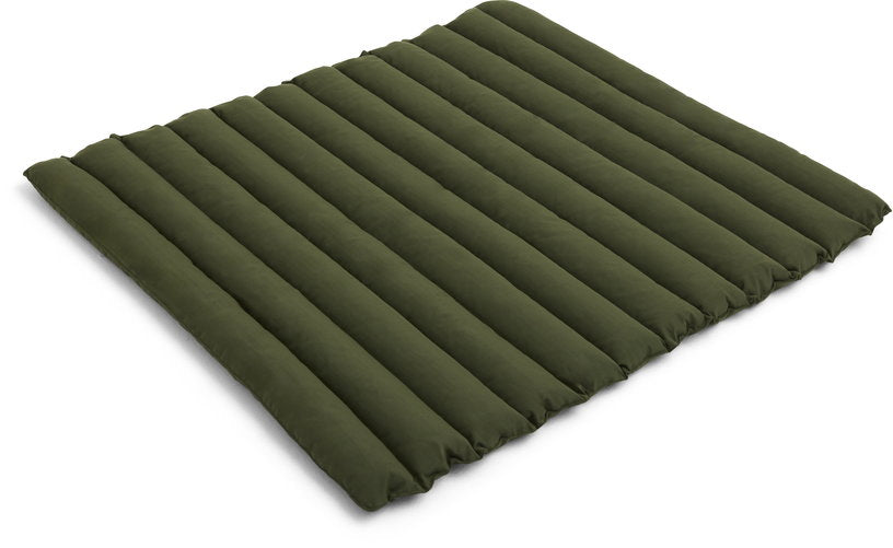 coussin-matelasse-en-olefine-olive-pour-canape-palissade-hay-1