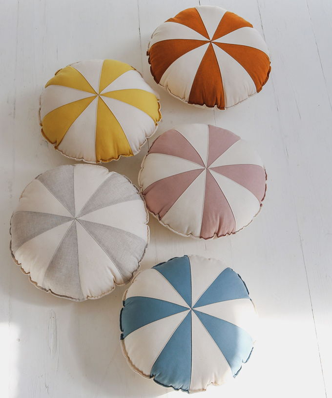 coussin-en-coton-et-lin-patchwork-rose-poudre-bonbon-moi-mili-4