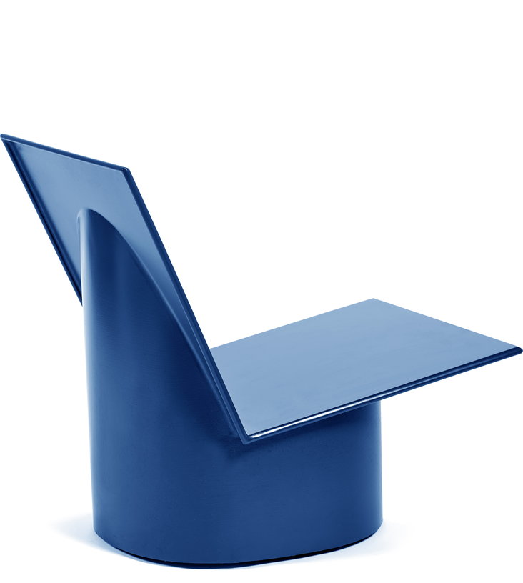 chaise-basse-en-acier-poudre-bleu-70x50cm-valerie-serax-3