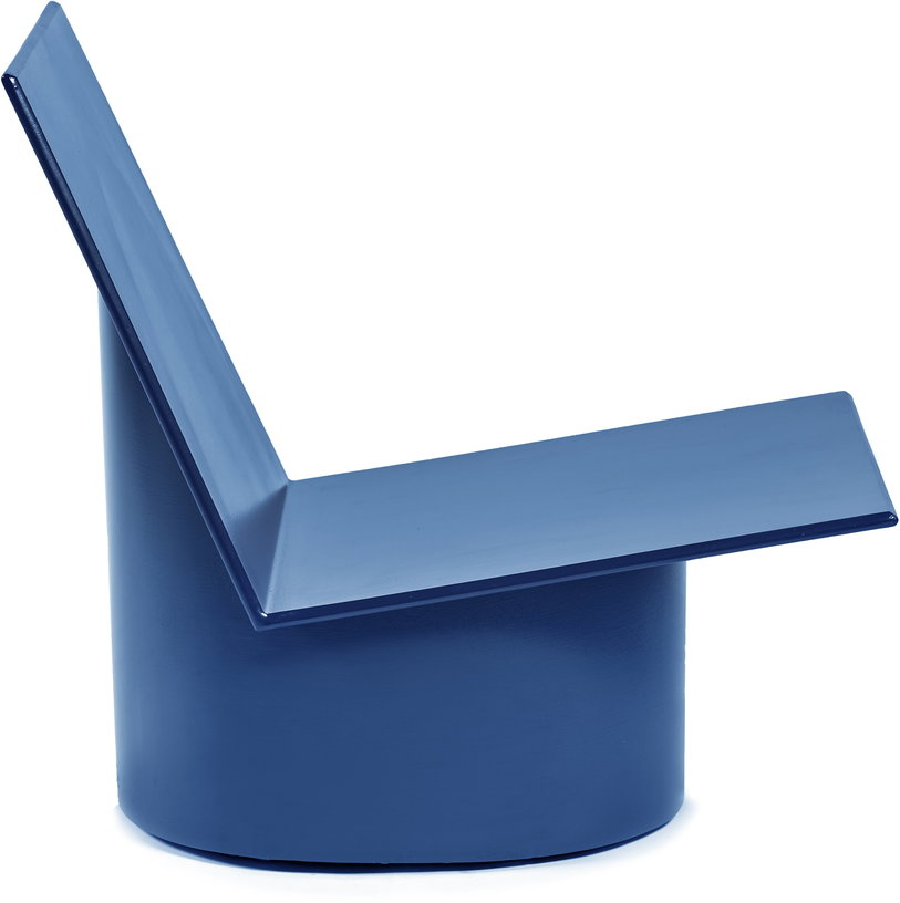 chaise-basse-en-acier-poudre-bleu-70x50cm-valerie-serax-2