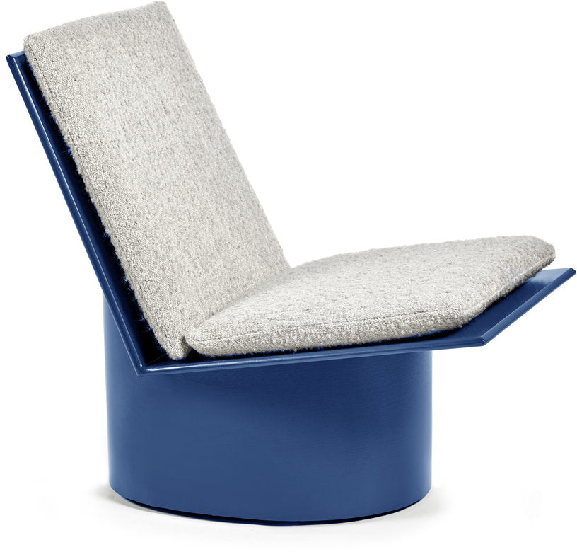 chaise-basse-en-acier-poudre-bleu-70x50cm-valerie-serax-6