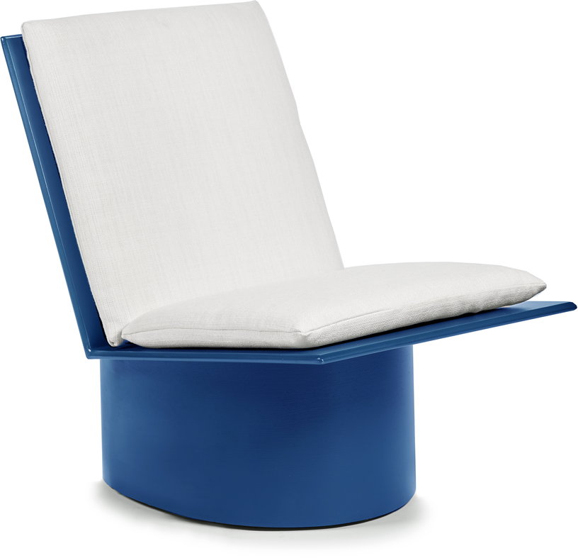 chaise-basse-en-acier-poudre-bleu-70x50cm-valerie-serax-5