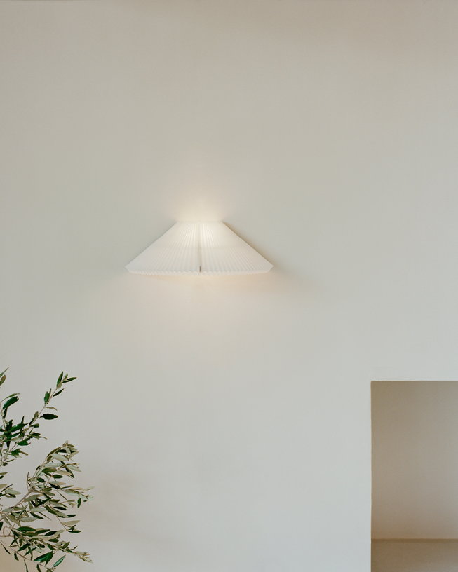 applique-murale-ajustable-en-textile-blanc-27cm-nebra-new-works-5