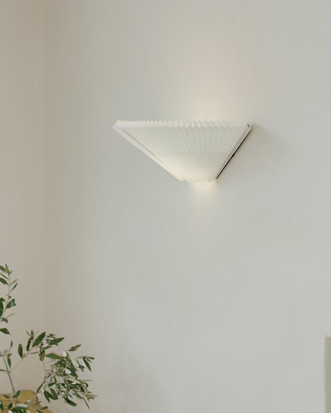 applique-murale-ajustable-en-textile-blanc-27cm-nebra-new-works-10