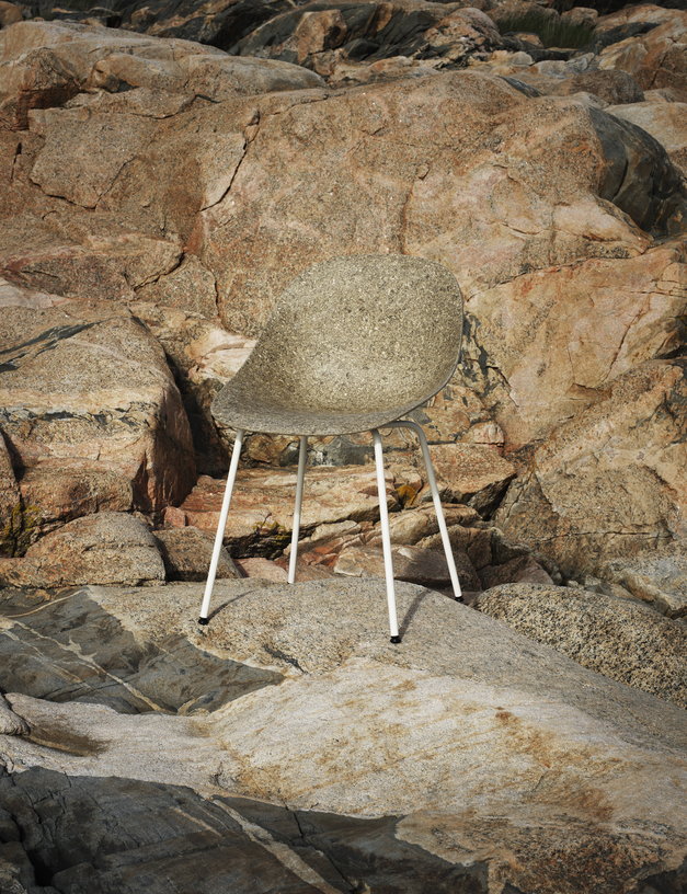 chaise-recyclable-en-algue-et-acier-creme-mat-normann-copenhagen-3
