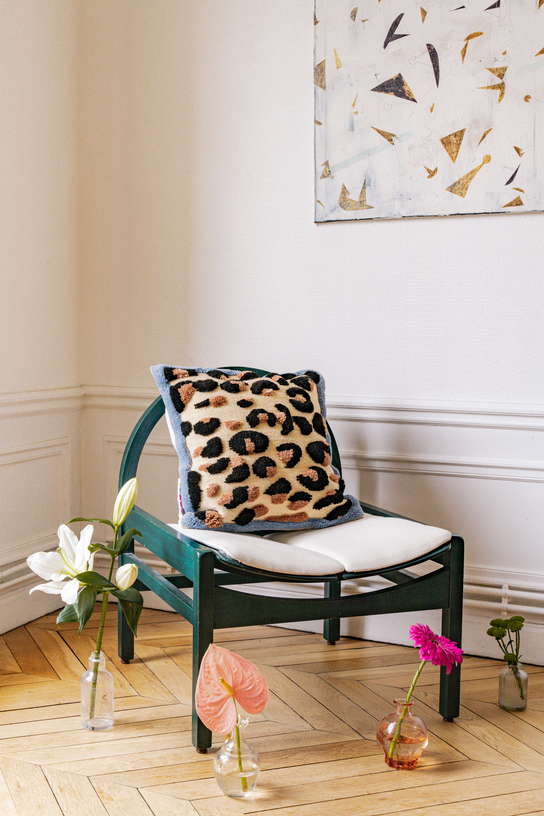 coussin-en-laine-45x45cm-leopard-colortherapis-3