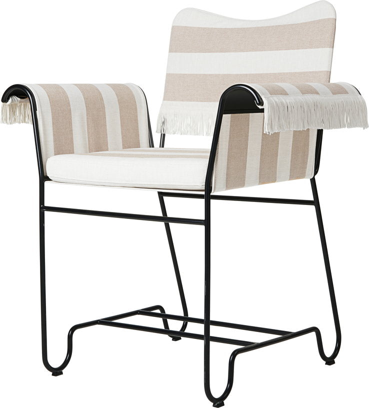 chaise-avec-accoudoirs-et-franges-en-metal-noir-et-tissus-leslie-stripe-tropique-gubi-2