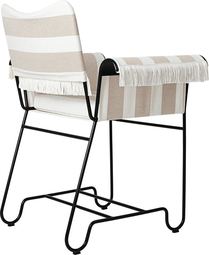 chaise-avec-accoudoirs-et-franges-en-metal-noir-et-tissus-leslie-stripe-tropique-gubi-3