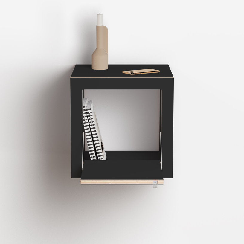 table-de-chevet-murale-en-bouleau-teinte-noir-40x40x40cm-flapps-box-ambivalenz-4