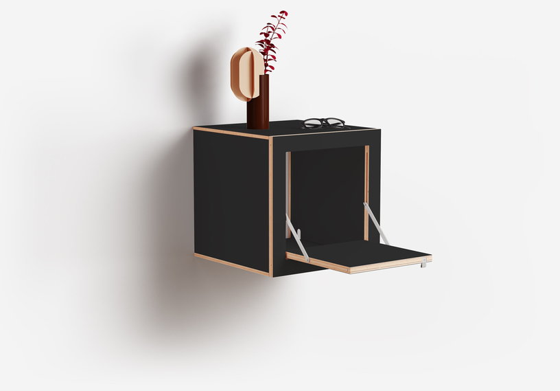 table-de-chevet-murale-en-bouleau-teinte-noir-40x40x40cm-flapps-box-ambivalenz-5