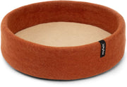 panier-rond-pour-chat-en-laine-rouille-et-beige-40cm-lora-myfelt-1