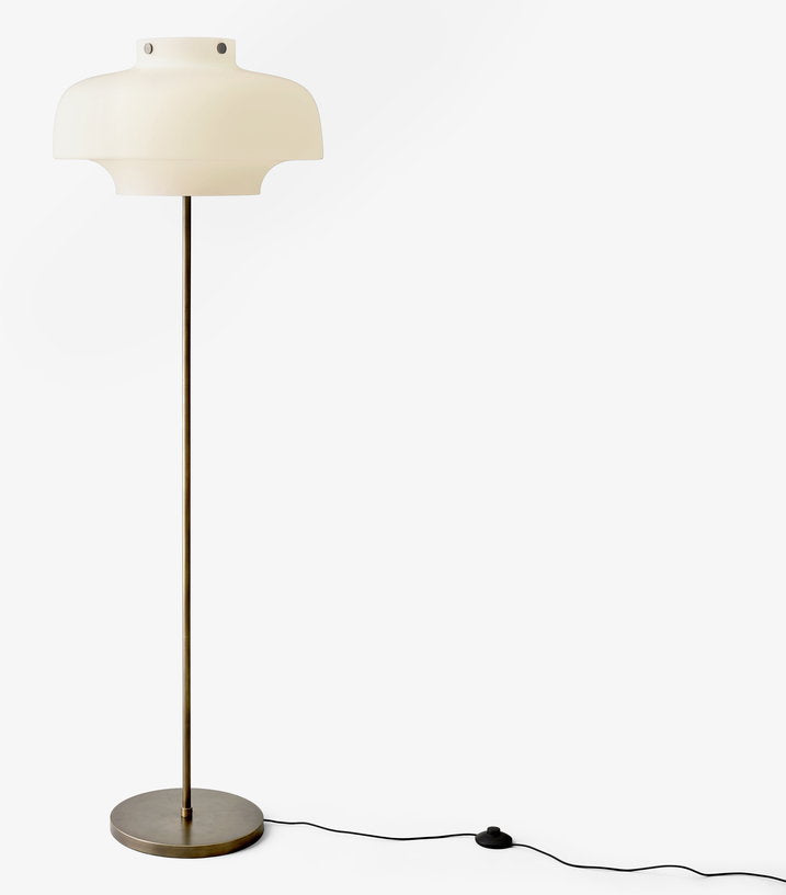lampadaire-en-verre-opale-150cm-copenhagen-sc13-tradition-1