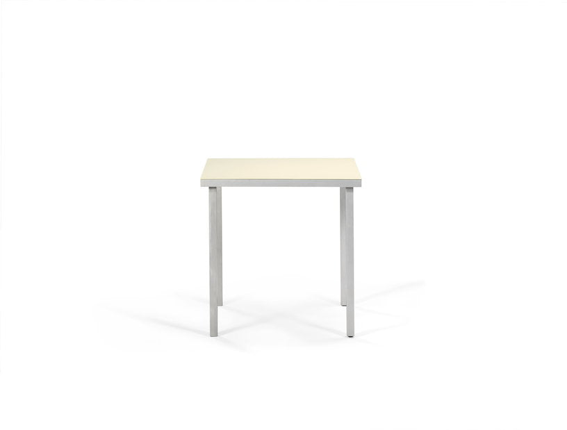 table-a-manger-carree-en-aluminium-et-ivoire-85x85x74cm-valerie-objects-2
