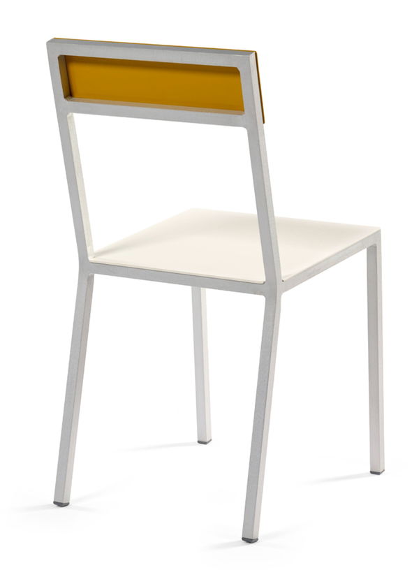chaise-en-metal-blanc-et-jaune-52x39x80cm-valerie-objects-2