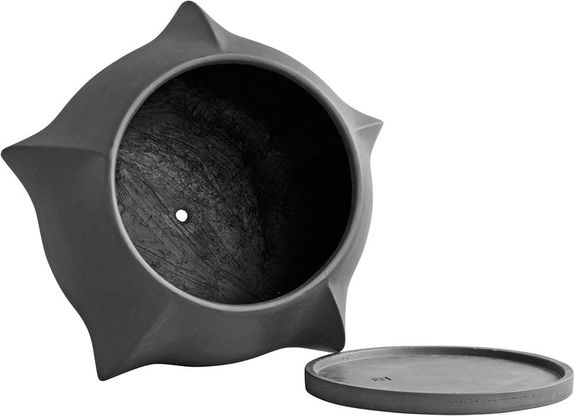 pot-de-fleurs-en-beton-fibre-gris-fonce-64x40cm-arket-101-copenhagen-2