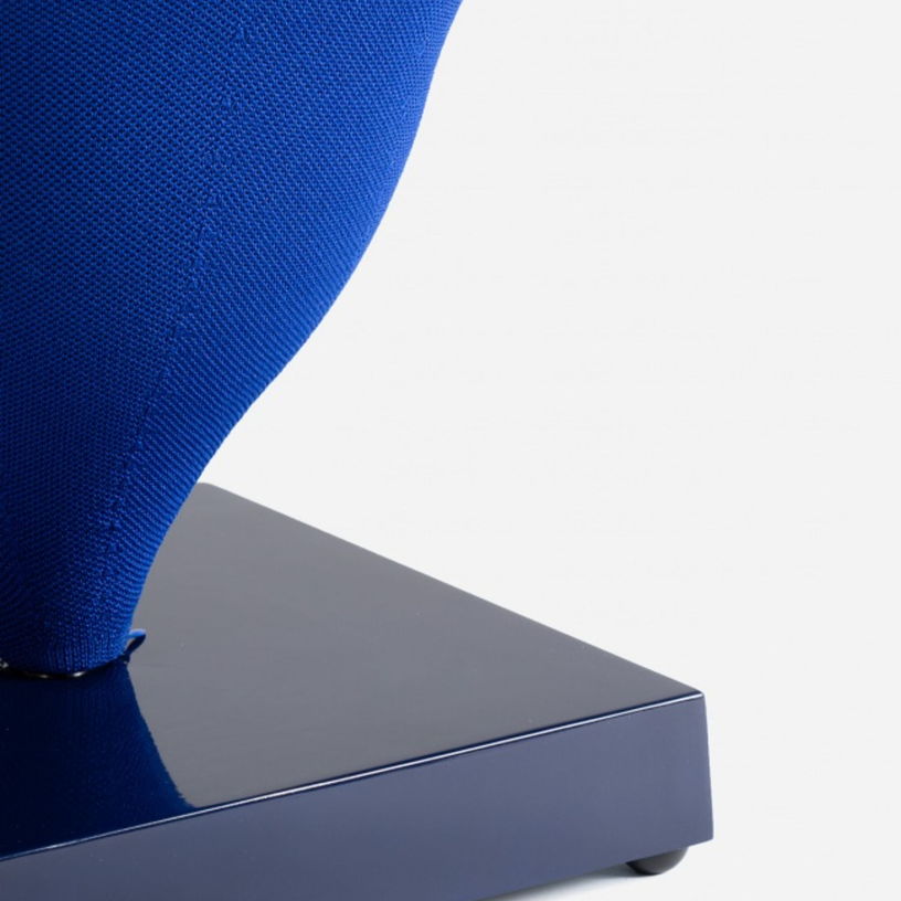 chaise-structure-en-metal-navy-et-housse-polyester-blueberry-75cm-gelato-moustache-3