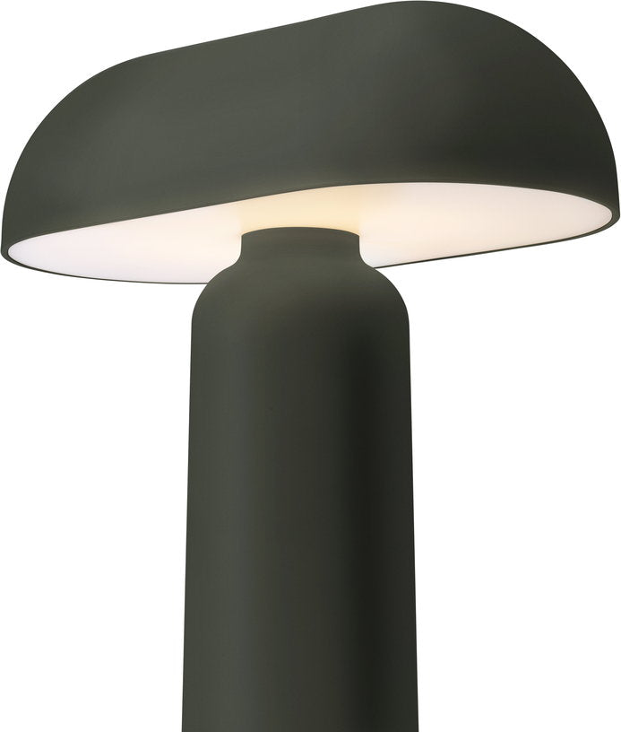 lampe-portable-en-acrylique-vert-fonce-porta-normann-copenhagen-4