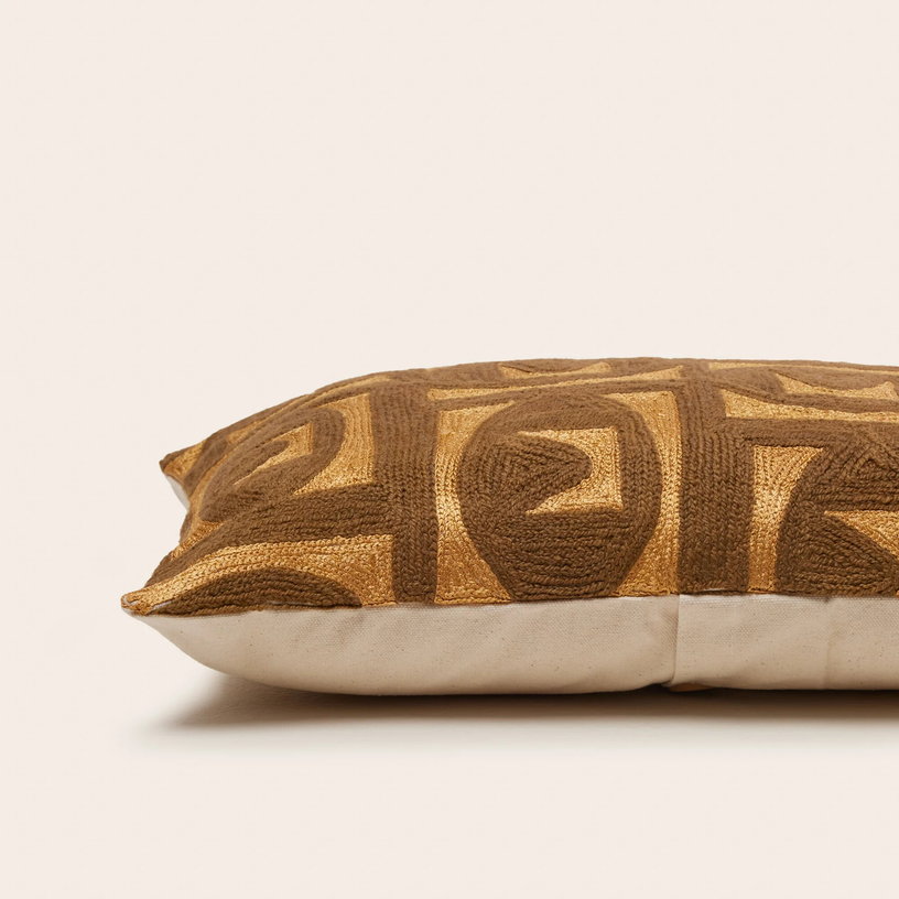 housse-de-coussin-brun-cuivre-28x47cm-zacary-madura-2