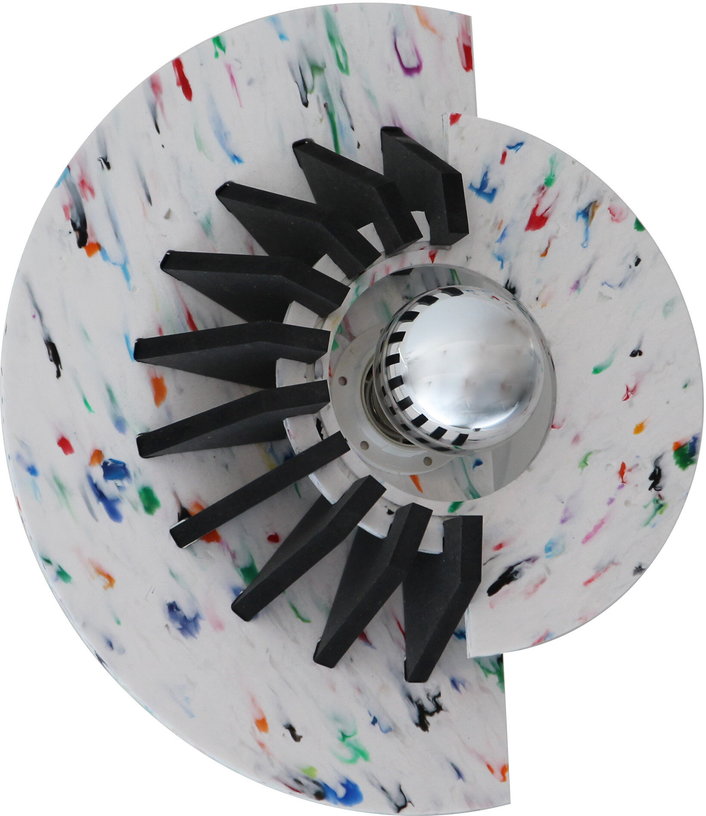 applique-en-plastique-recycle-noir-et-blanc-24cm-moonshadow-rif-4