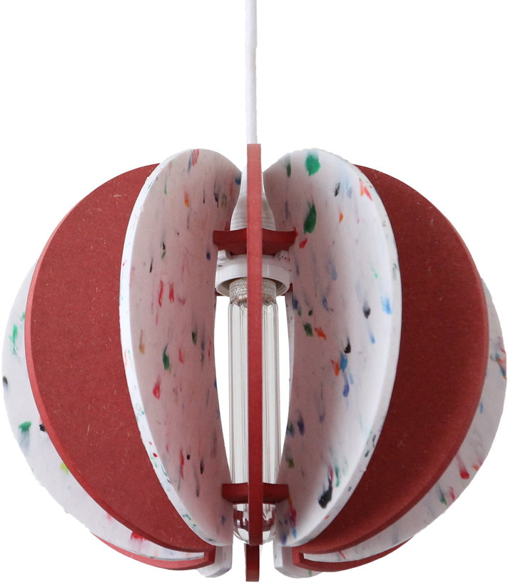 suspension-ronde-en-plastique-recycle-blanc-et-bois-colore-rouge-29cm-alpha-zulu-rif-2