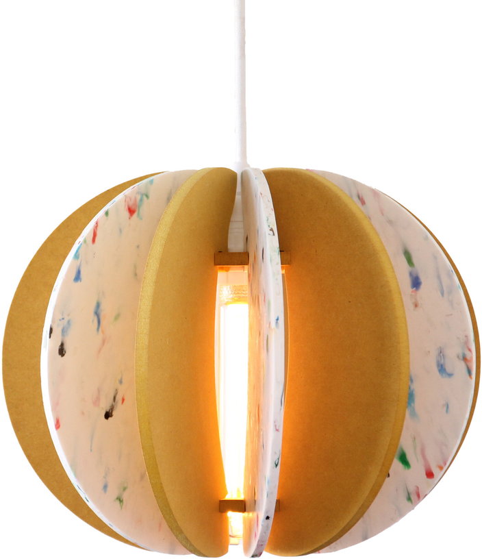 suspension-ronde-en-plastique-recycle-blanc-et-bois-colore-jaune-29cm-alpha-zulu-rif-3