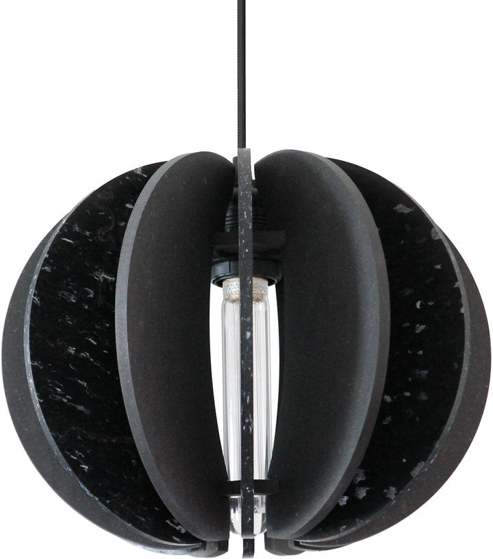 suspension-ronde-en-plastique-recycle-noir-et-bois-colore-noir-29cm-alpha-zulu-rif-2