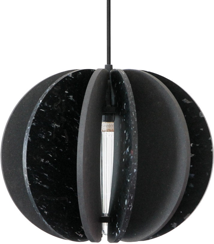 suspension-ronde-en-plastique-recycle-noir-et-bois-colore-noir-29cm-alpha-zulu-rif-1
