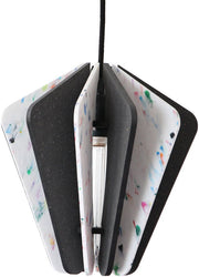 suspension-triangulaire-en-plastique-recycle-blanc-et-bois-colore-noir-26x27cm-alpha-zulu-rif-1