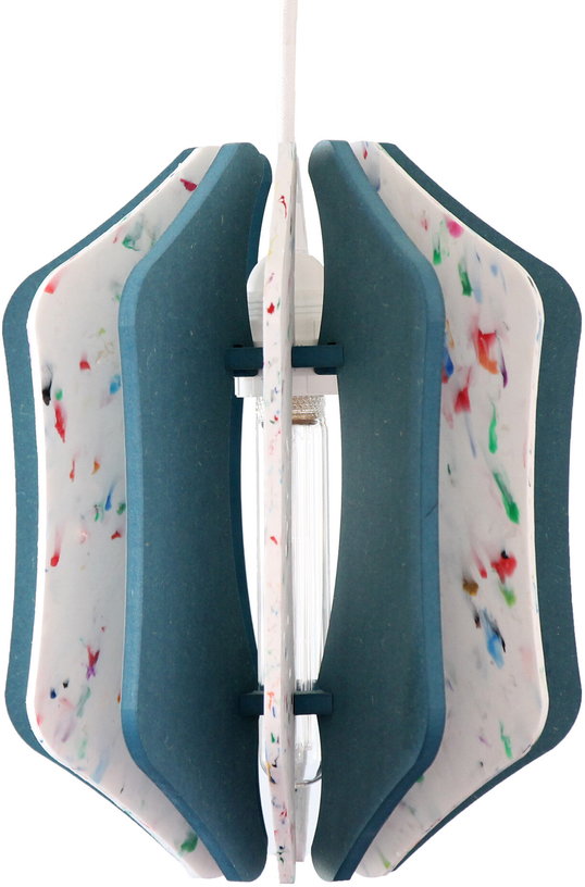 suspension-carree-en-plastique-recycle-blanc-et-bois-colore-bleu-23x29cm-alpha-zulu-rif-1