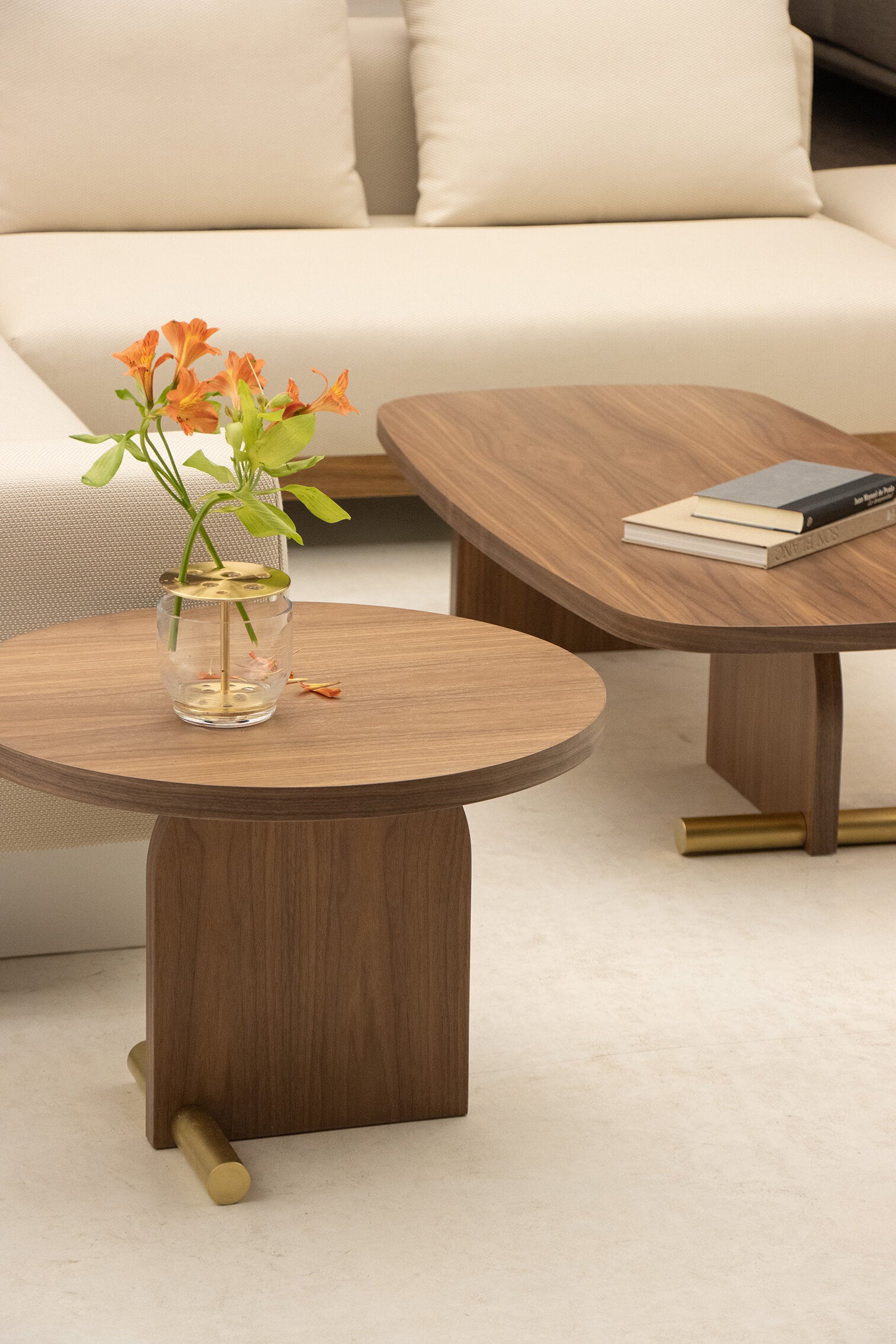 Table d'appoint en noyer et détail doré 42cm Nova 2 - Nomon — 352729.jpg