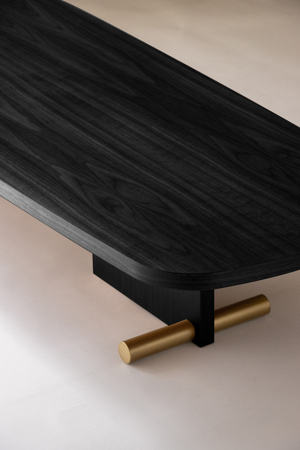 Table basse en frêne noir et détail doré 180x60cm Nova 4 - Nomon — 352730.jpg
