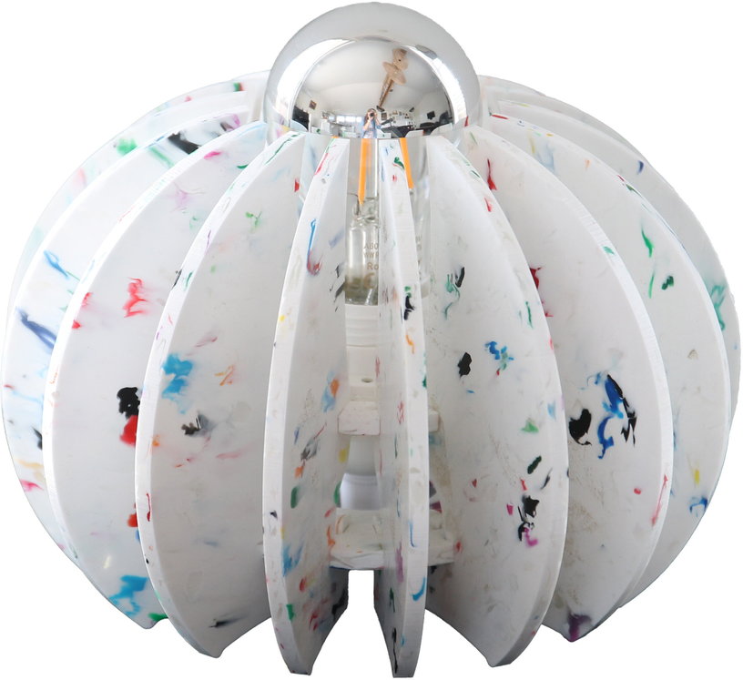 lampe-a-poser-en-plastique-recycle-blanc-20x14cm-wrecking-ball-rif-2