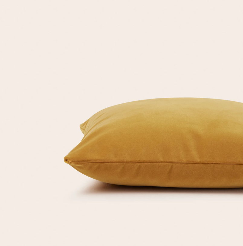 housse-de-coussin-en-velours-mat-ocre-40x40cm-matia-madura-2