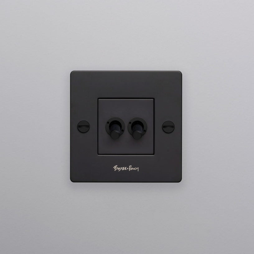 interrupteur-a-bascule-2g-noir-buster-punch-1