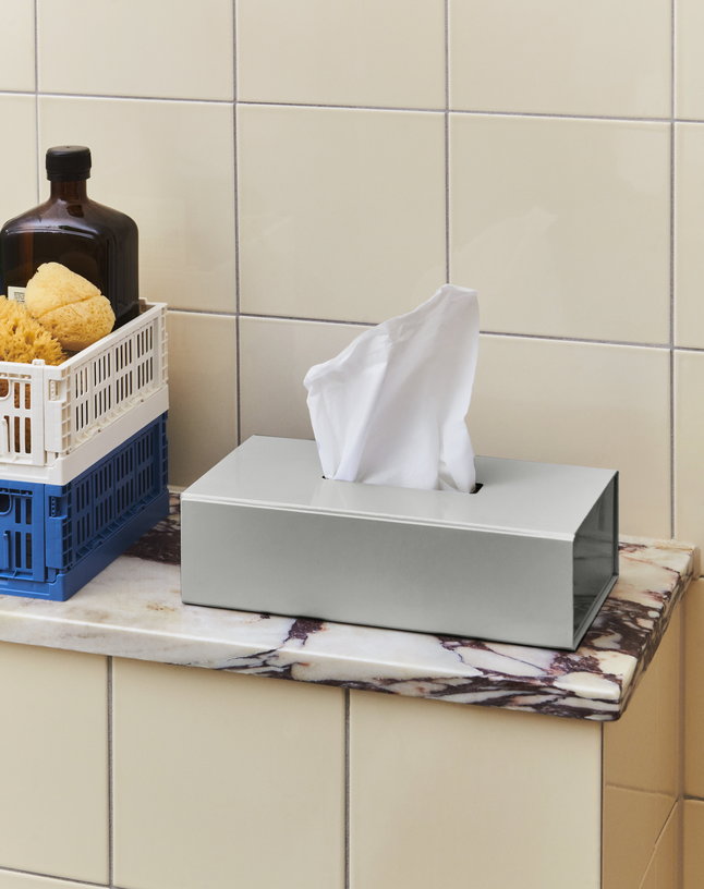 2-paniers-en-plastique-recycle-bleu-electrique-13x17x8cm-colour-crate-hay-3
