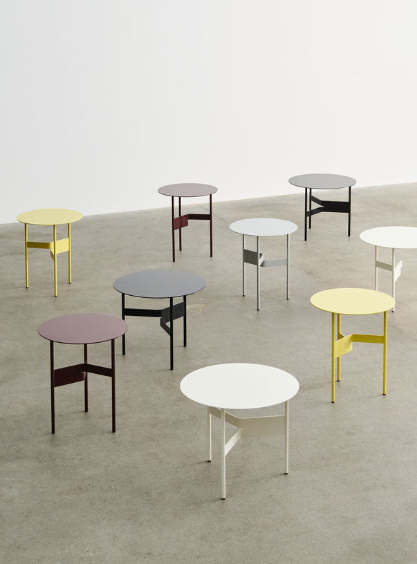 table-d-appoint-ronde-en-acier-jaune-45x51cm-shim-hay-9
