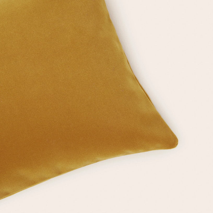 housse-de-coussin-rectangulaire-en-velours-mat-ocre-28x47cm-matia-madura-3
